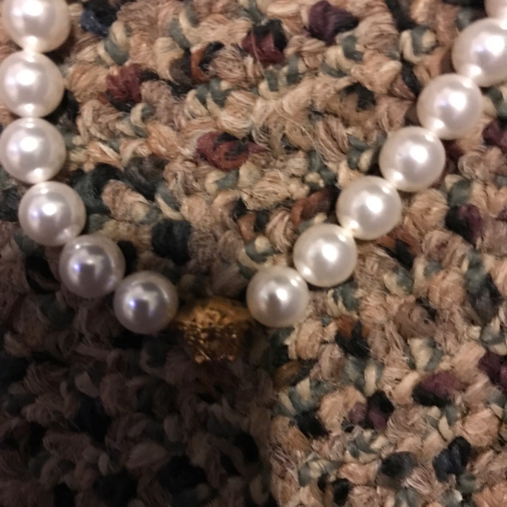Versace pearl necklace - Picture 9 of 13